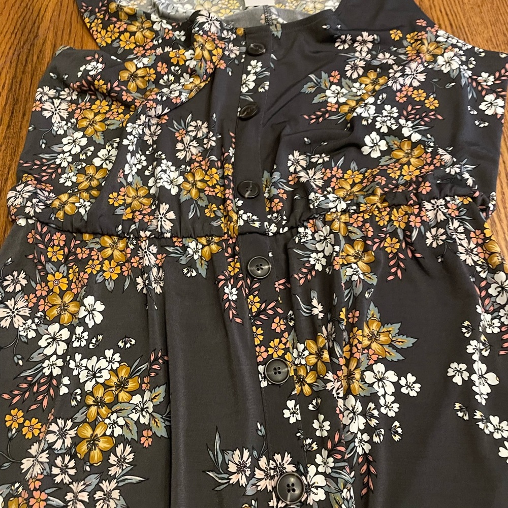 Dress - Picture 2 of 3
